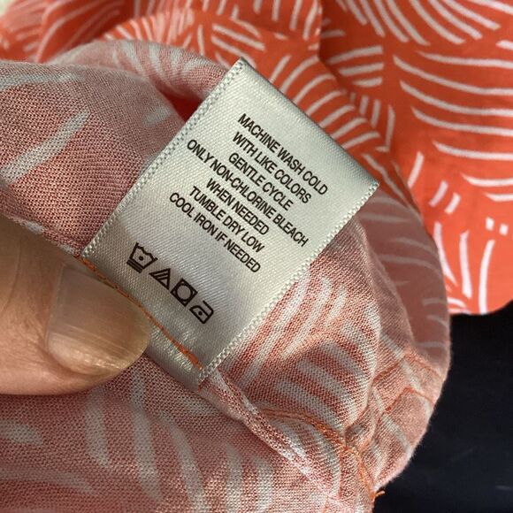 John Mark Split Neck Pull-On Top Blouse Embroidered Trim Women’s Medium - Picture 10 of 10